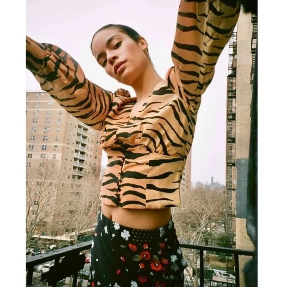 Realisation Par Kaia Silk Top in Tiger - Picture 10 of 10